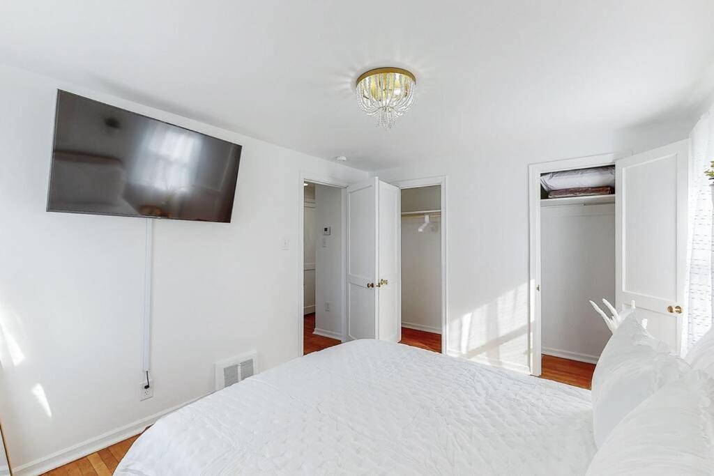 End Zone Escape-Light And Bright Hof Village Home Canton Bagian luar foto