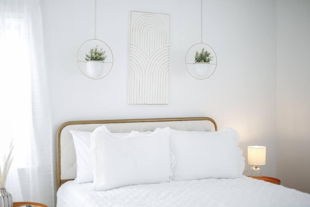 End Zone Escape-Light And Bright Hof Village Home Canton Bagian luar foto