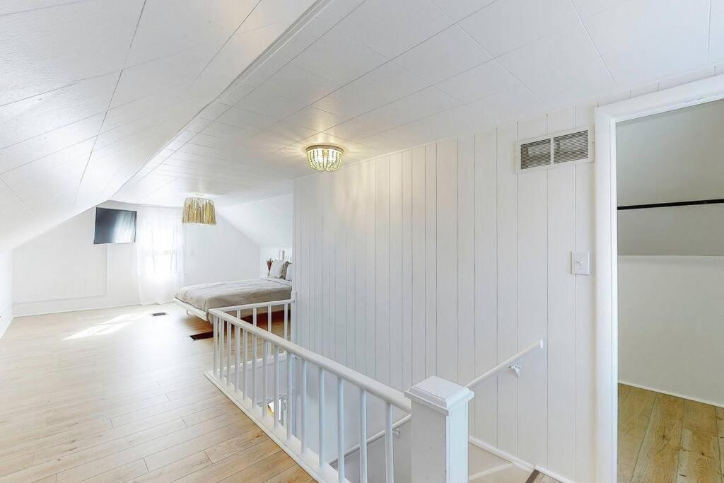 End Zone Escape-Light And Bright Hof Village Home Canton Bagian luar foto