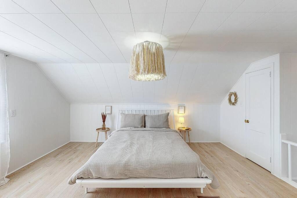 End Zone Escape-Light And Bright Hof Village Home Canton Bagian luar foto